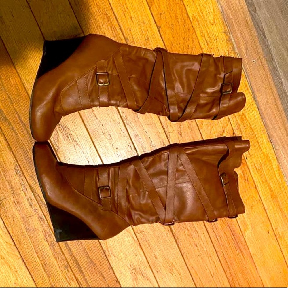Wedge boots